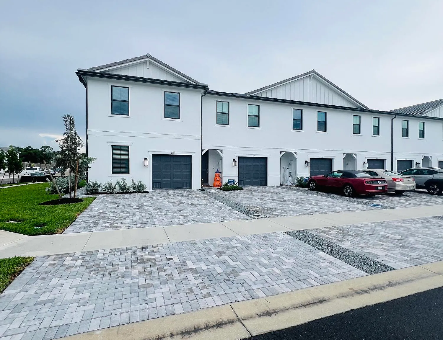 3 bed, 2.5 bath, 1750 sqft, $3,400 — Photo 3