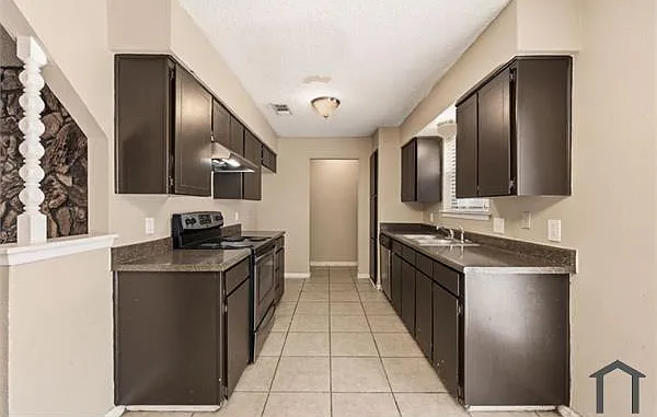 4 bed, 1775 sqft, $2,500 — Photo 3