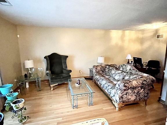 4th image of 4901 Fernbrook Dr