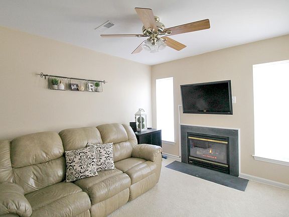 1st Floor Family Room