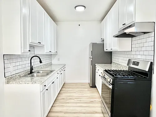 1184 N Madison Ave #107 Photo 1