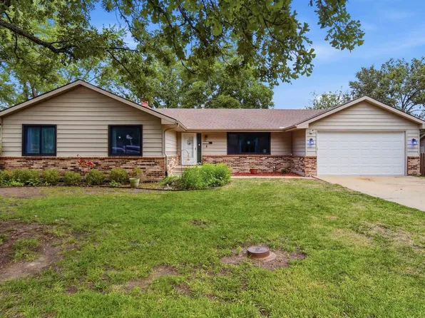 3806 SE Fair Meadows Pl, Topeka, KS 66605