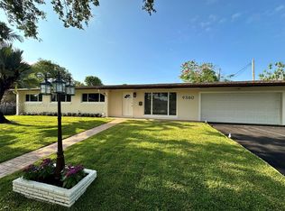 9380 SW 181st St, Palmetto Bay, FL 33157