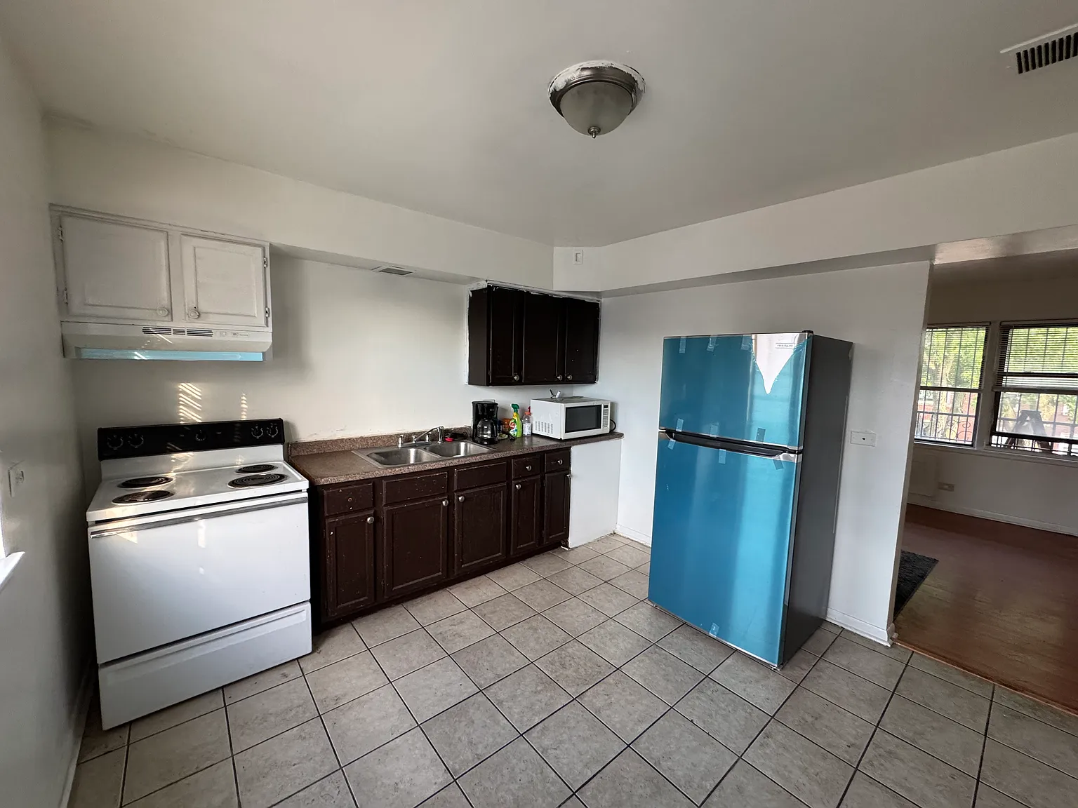6358 S Eberhart Ave — Photo 1