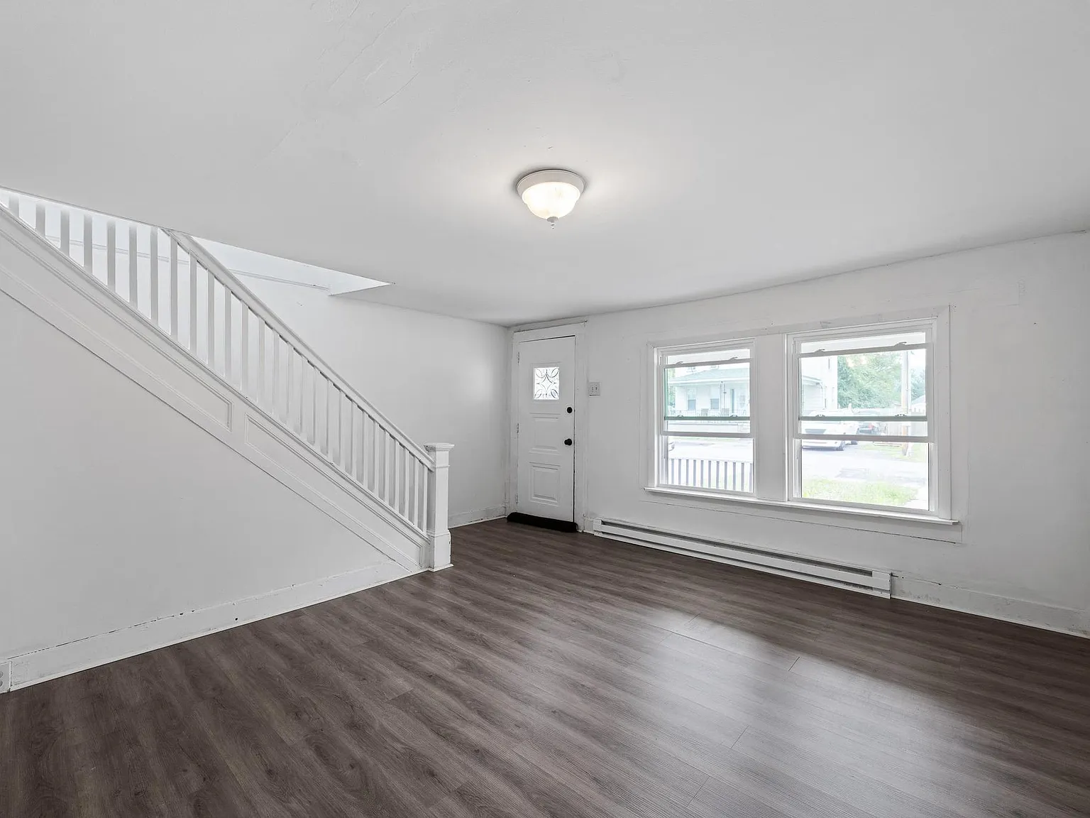 3 bed, 1200 sqft, $1,800 — Photo 3