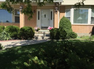 1190 E Covington Ct, Sandy, UT 84094