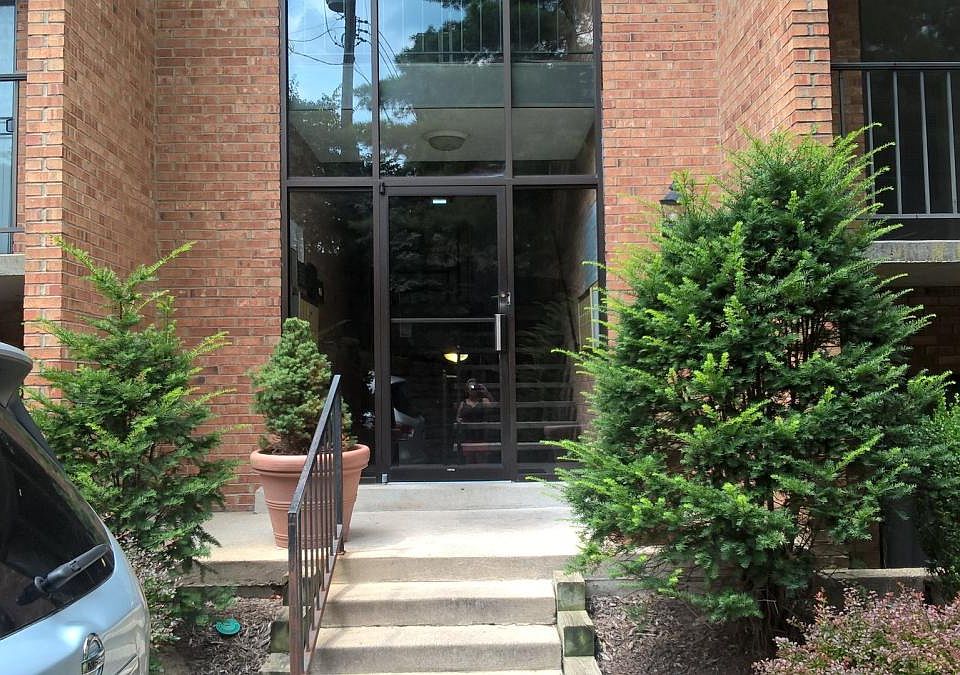 front entrance (keyed)