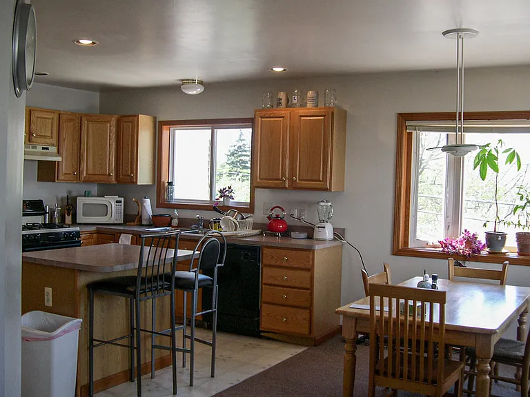 1552 Jones Dr #1552-1 — Photo 2