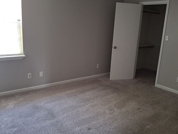 3rd image of 622 Sierra Dr
