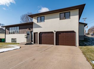 1618 N 20th St, Bismarck, ND 58501