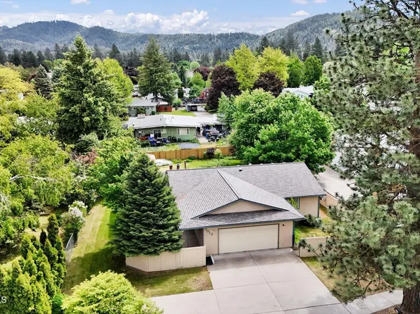 3012 N 4th St, Coeur D Alene, ID 83815
