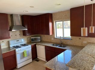 5883 Delaware Ave, Gurnee, IL 60031