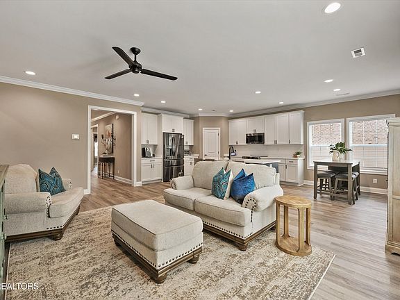5th image of 183 Van Gilder Way
