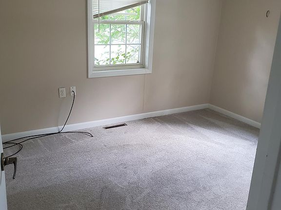 3rd image of 3117 W Augustana Ave