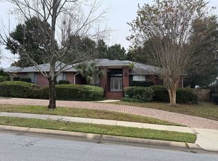 5955 Hermitage Dr, Pensacola, FL 32504