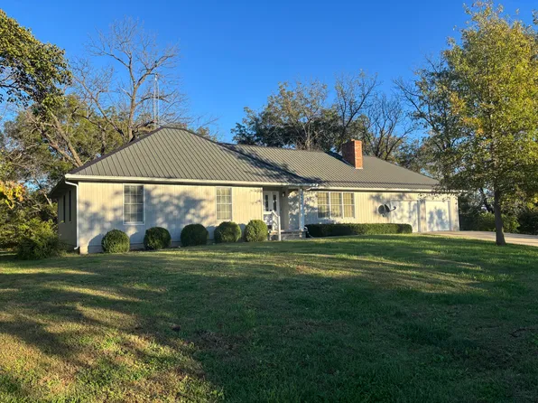 24476 Redbud Ave, Slater, MO 65349