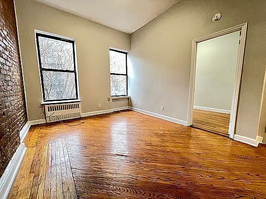 3rd image of 217 Saint Johns Pl APT 3B