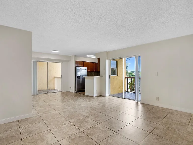 7640 Westwood Dr #411 — Photo 10