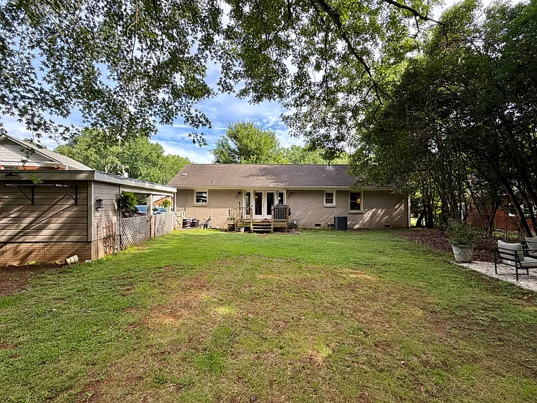 1721 Edgewater Dr — Photo 36