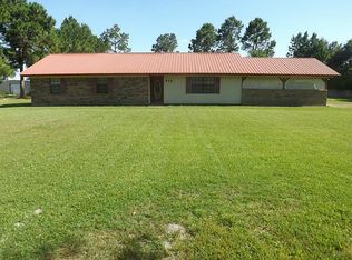 913 W Leblanc St, Winnie, TX 77665