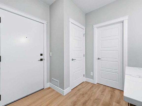 4th image of 19661 N 40th St SE #211