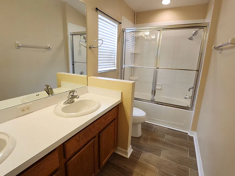 7955 Carriage Pointe Dr — Photo 13