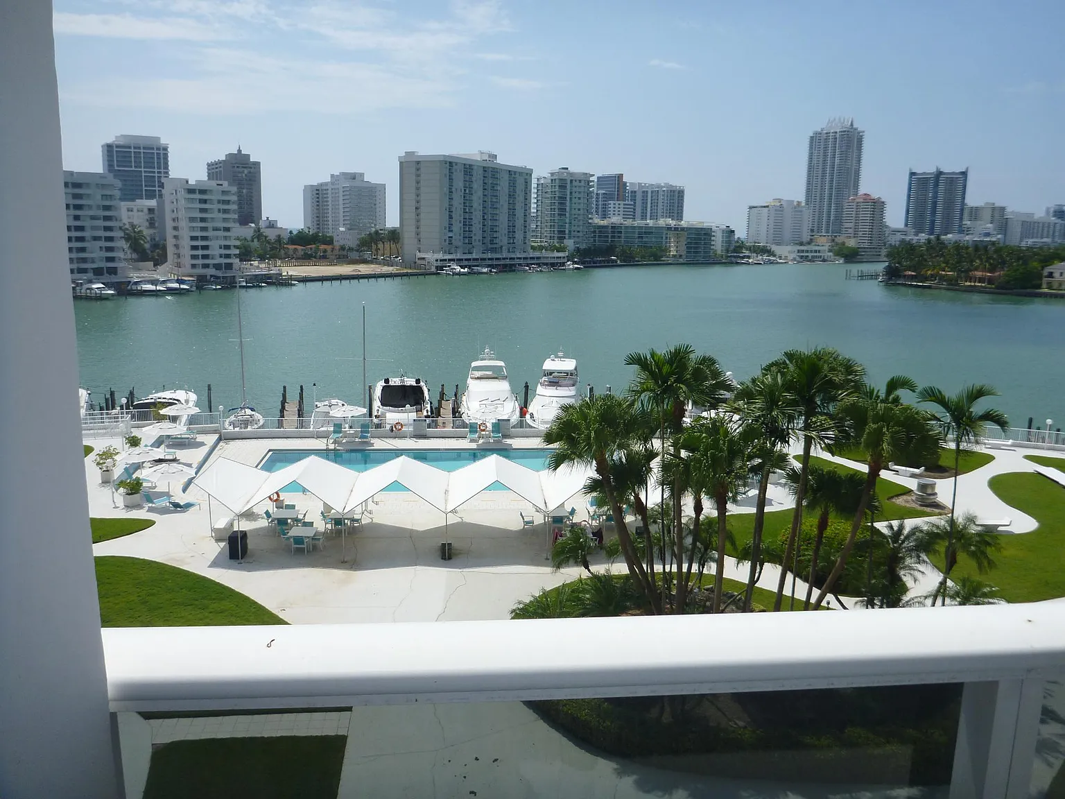 1 bed, 1.5 bath, 1133 sqft, $4,500 — Photo 2