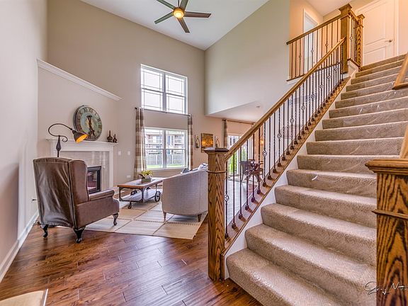 4th image of 5555 Victoria Pl