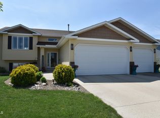 2121 E Calgary Ave, Bismarck, ND 58503