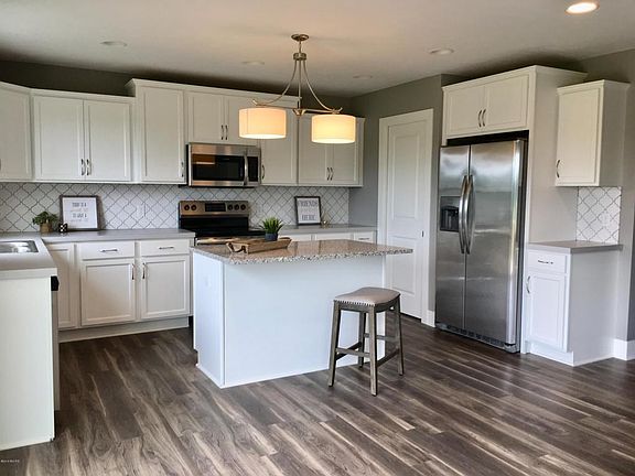 4th image of 10276 Fox Meadows Ave
