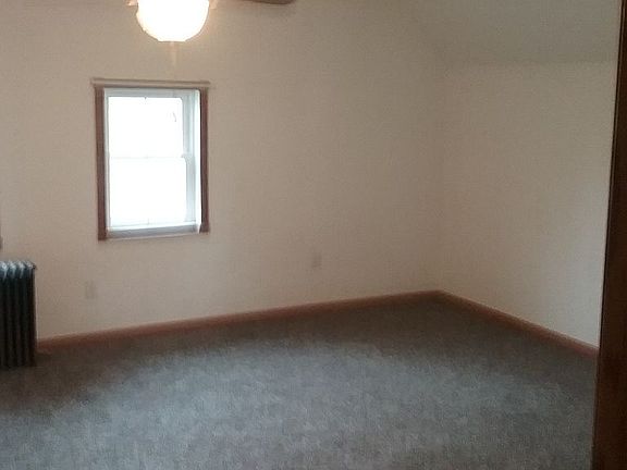 5th image of 812 N Frederick Ave