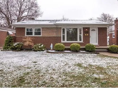 8545 Berwyn St Photo 1