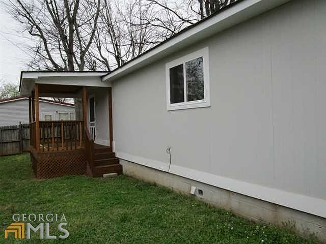 2nd image of 105 Grove Cres