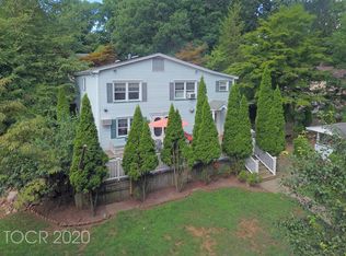 5 Grobel Pl, Park Ridge, NJ 07656