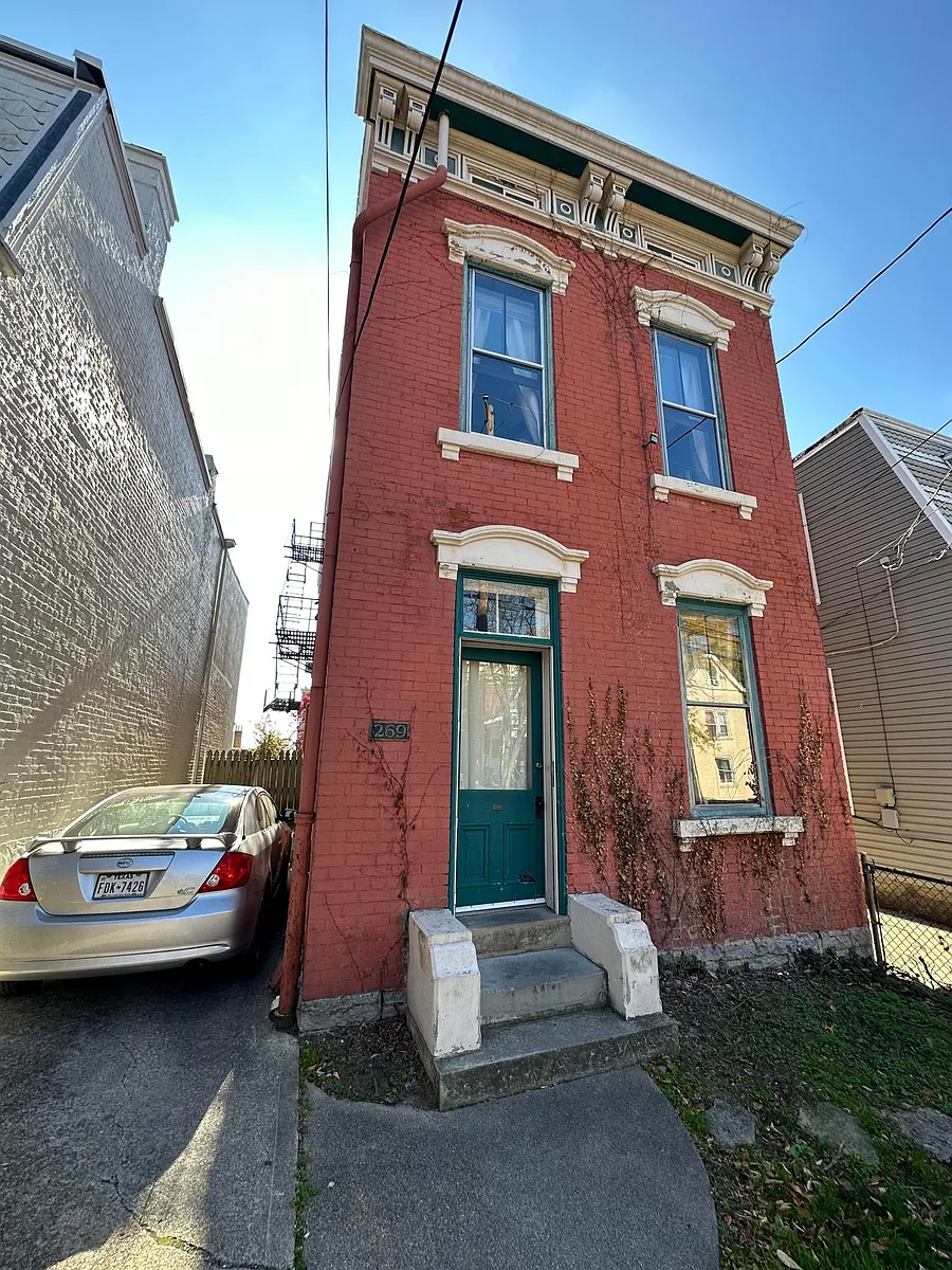 Building Photo - 269 Emming St