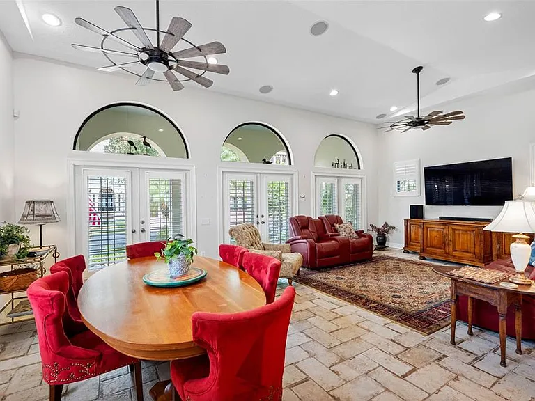 6022 Beacon Shores St — Photo 11