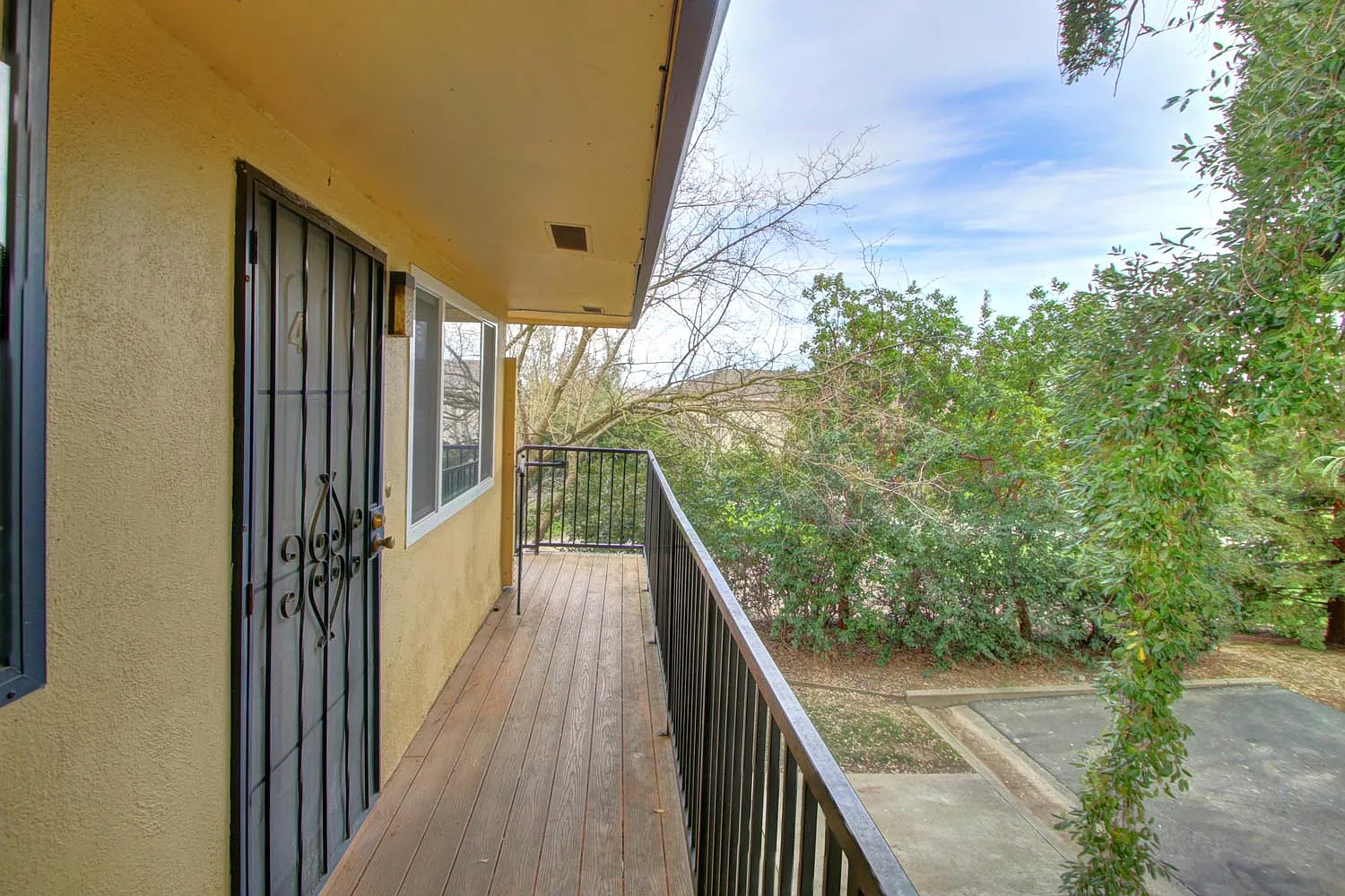 1920 El Paso Ave APT 4 photo 1