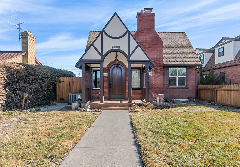 1122 S Arlington Ave — Photo 1