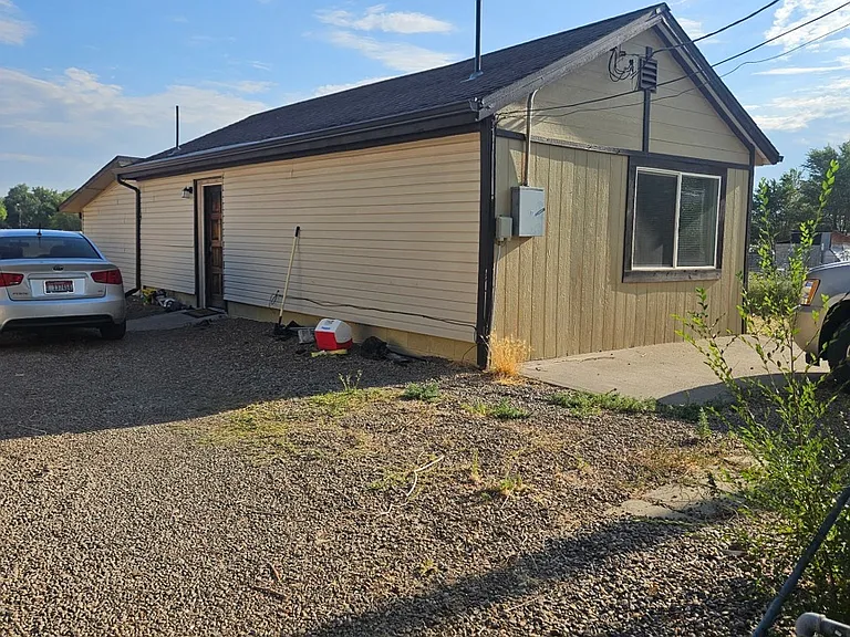 560 SW Paiute St #B — Photo 19
