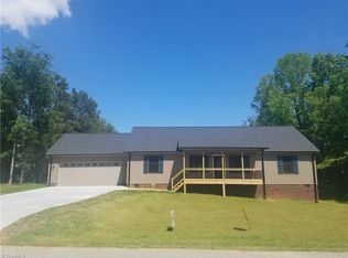 289 Amandale Ln, Lexington, NC 27295