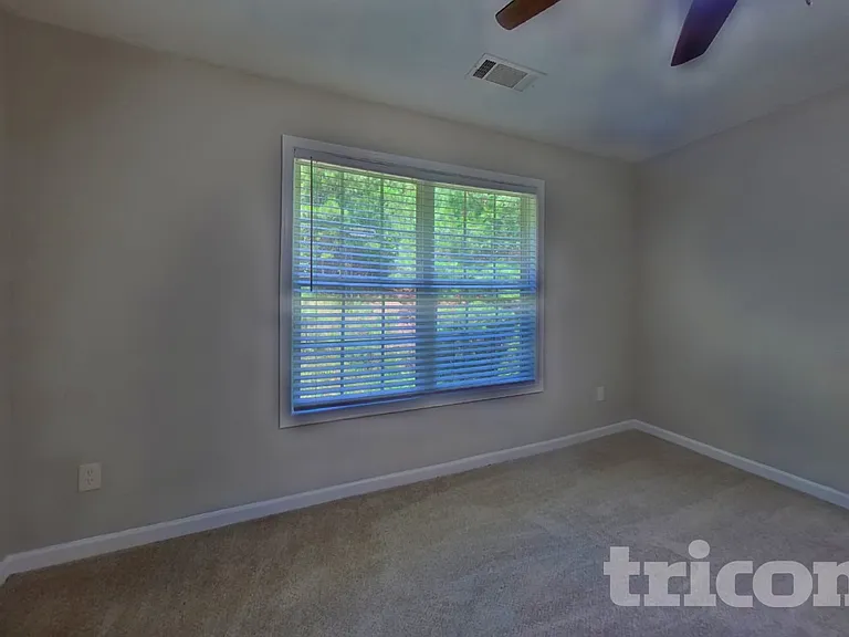 315 Avonlea Dr — Photo 13