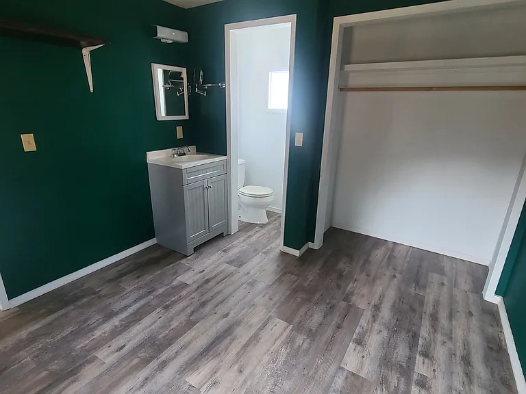 102 S Chestnut St — Photo 6