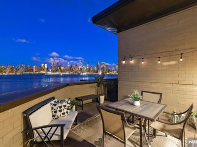 1 Oxford Lndg #TOWNHOUSE 1, Weehawken, NJ, 07086
