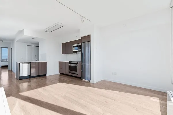 Rented by Greystar | media 4