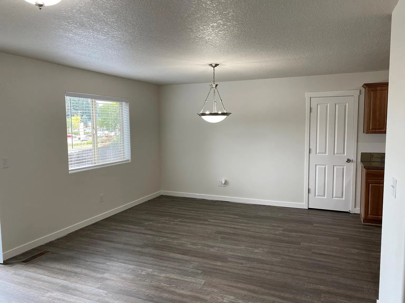 6112 NE 70th Ct — Photo 3