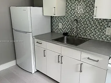 Anchor Bay Apartments — Photo 30