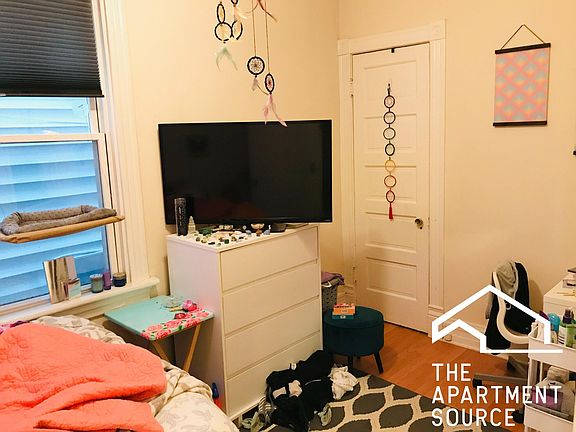 2nd image of 2223 N Sawyer Ave #1FRONTT