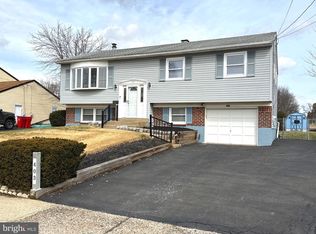 403 Byron Rd, Warminster, PA 18974