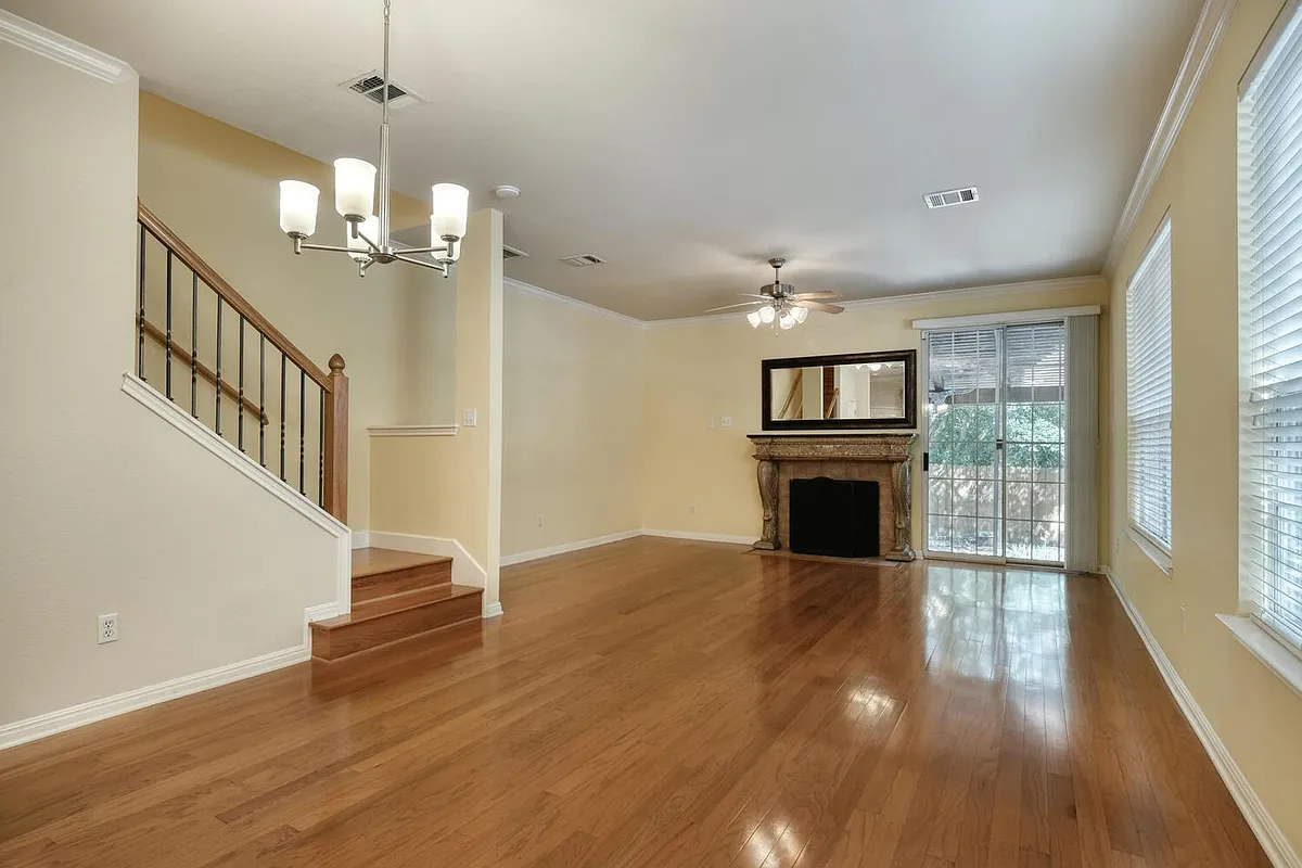 Building Photo - 8518 Cahill Dr #26