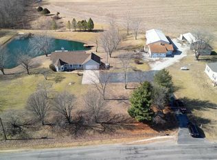 18593 Grange Hall Rd, Brighton, IL 62012